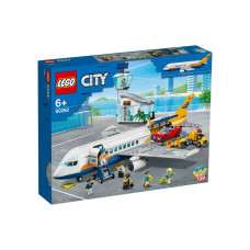 LEGO City Пассажирский самолёт 669 деталей (60262)