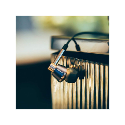 1More Triple Driver In-Ear Headphones