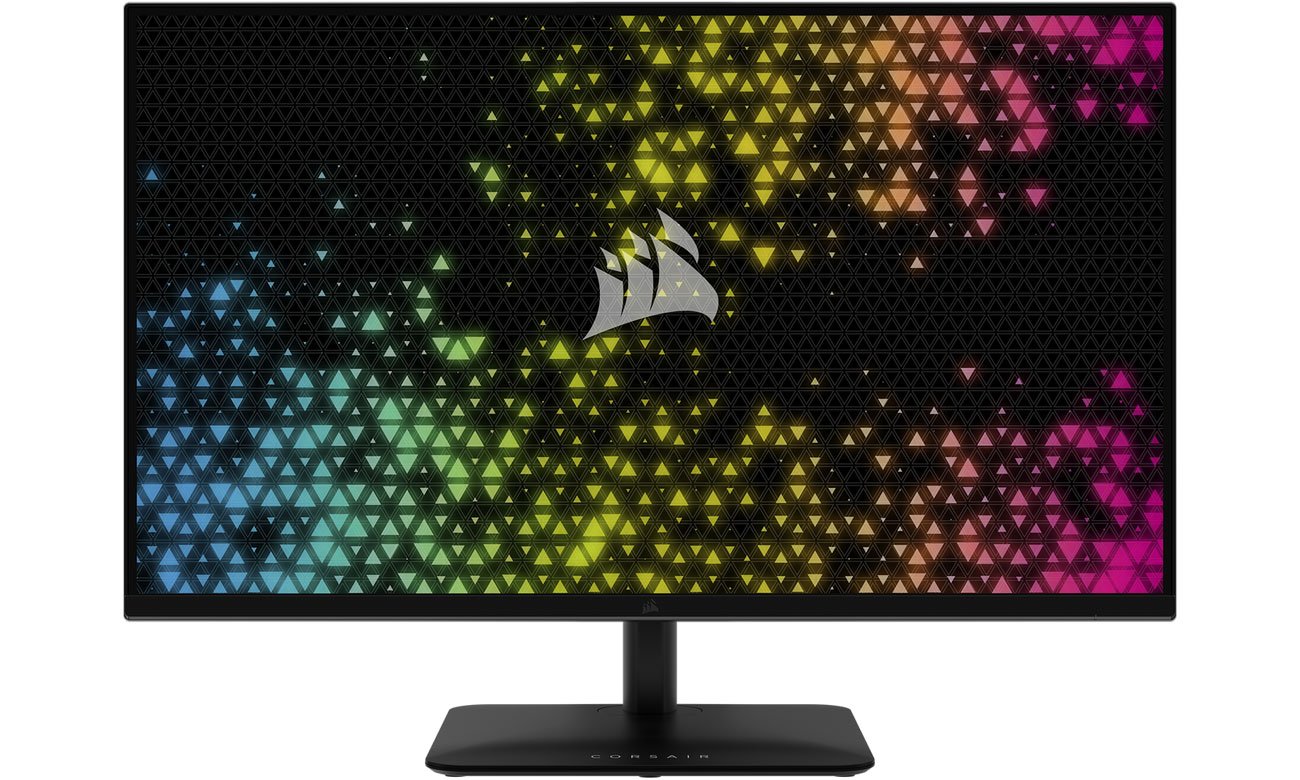 Мужчина играет на мониторе Corsair XENEON 32UHD144