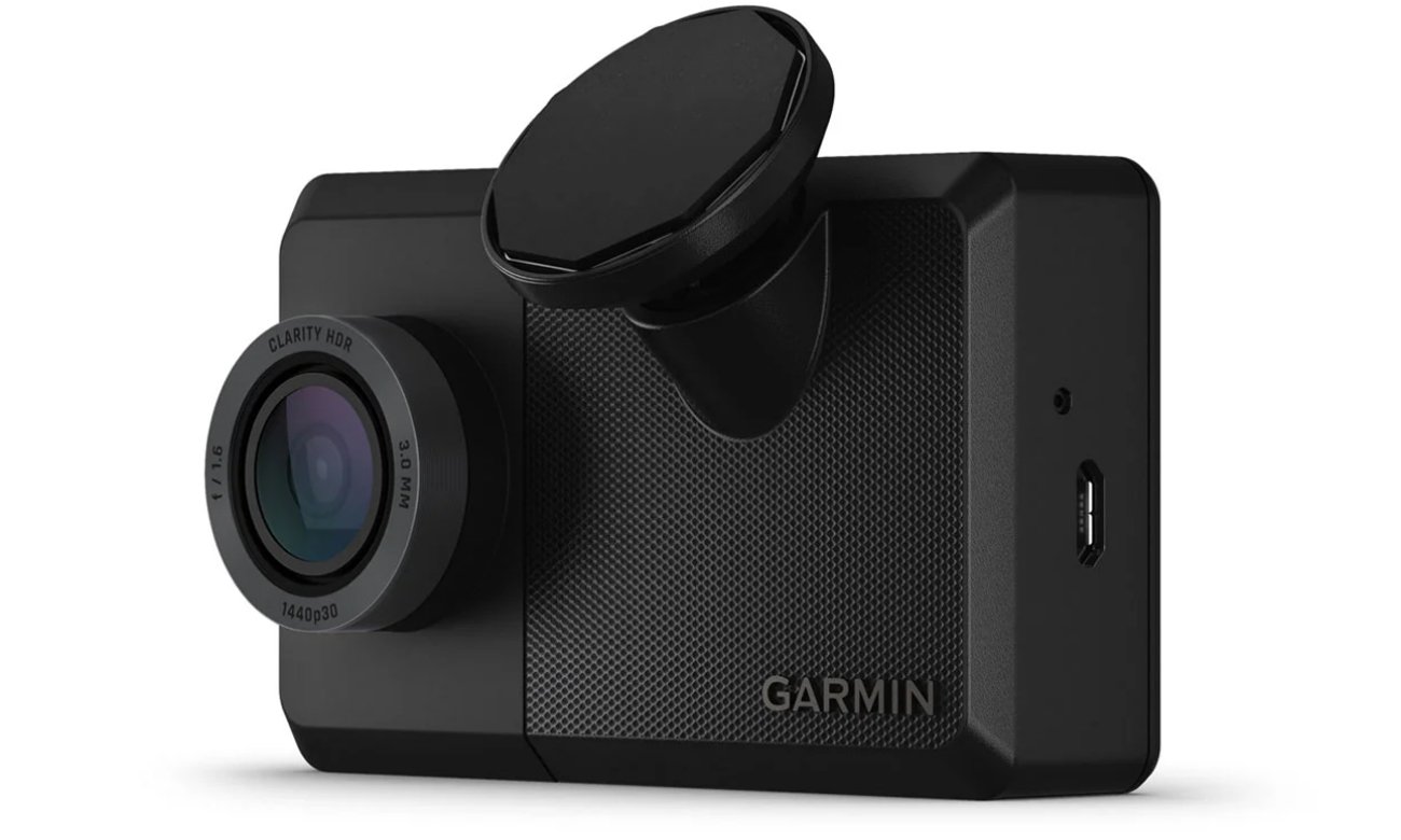 Видеорегистратор Garmin Dash Cam Live – вид спереди под углом