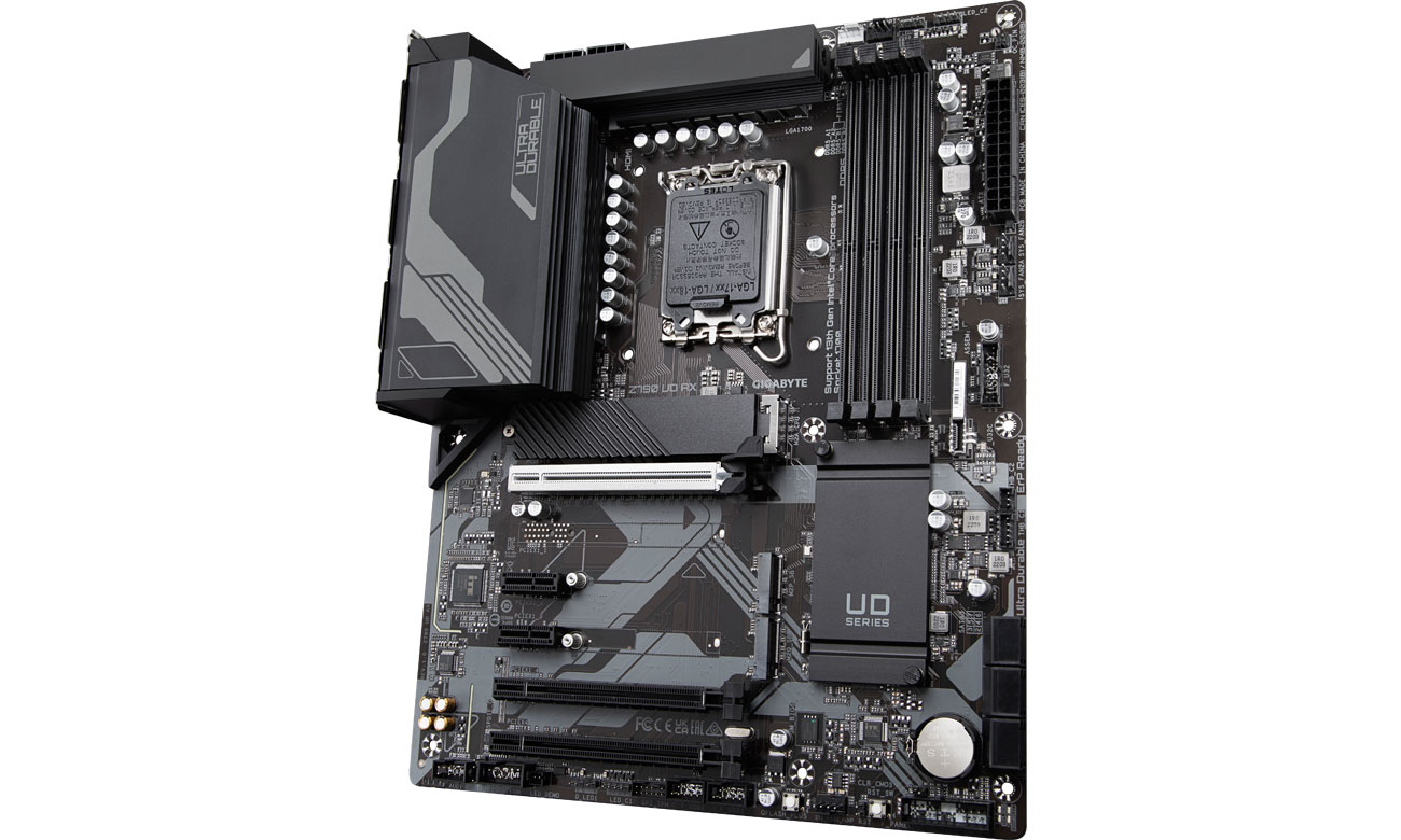 Роз'єми Gigabyte Z790 UD AX