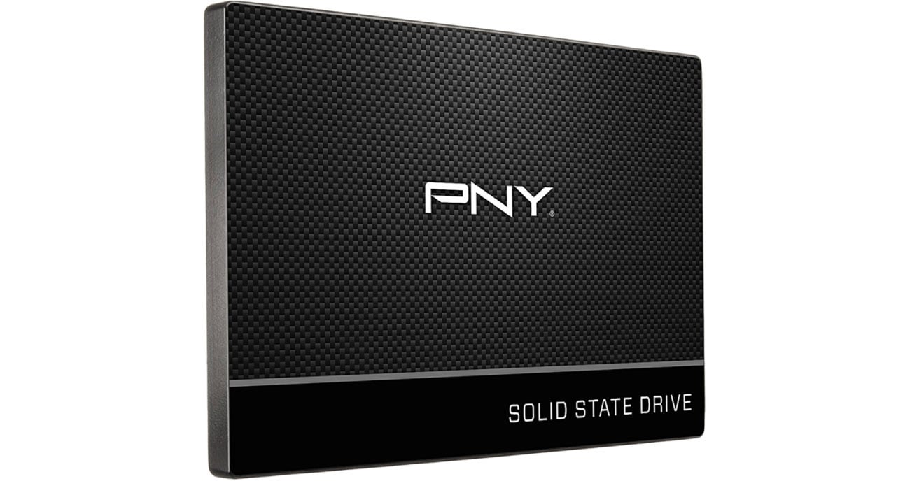 PNY CS900 SSD – вид спереди под углом