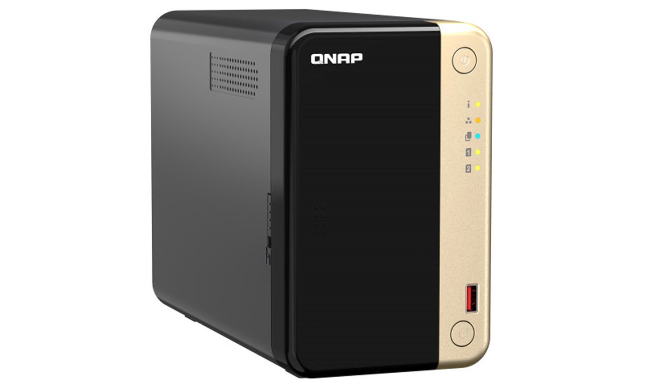 QNAP TS-264-8G вид спереди, вид спереди под углом