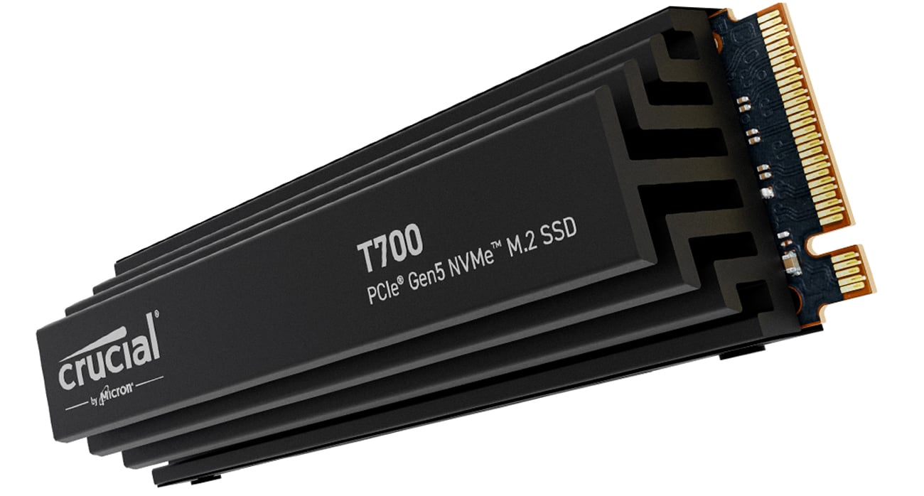 Твердотільний накопичувач M.2 Crucial T700 з радіатором PCIe Gen5 NVMe – вигляд спереду під кутом