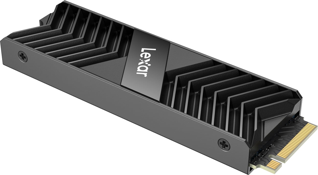 Lexar NM800 Pro Heatsink M.2 NVMe SSD – угловой вид спереди