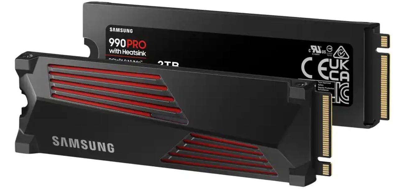 Твердотельный накопитель Samsung 990 PRO Heatsink M.2 SSD – вид спереди и сзади под углом