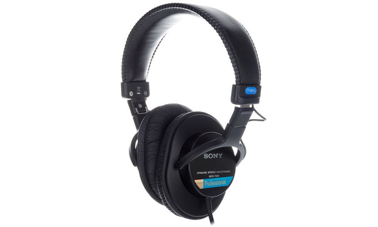 Студійні навушники Sony MDR-7506 - кутовий вид спереду