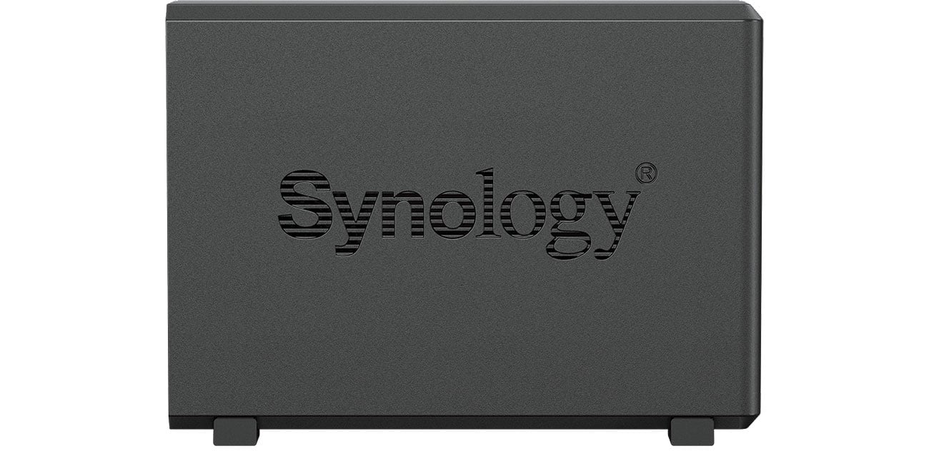 Вид сбоку Synology DS124