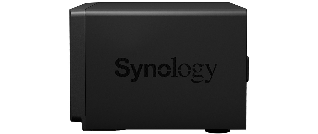 Мережевий диск Synology DS1821+ NAS