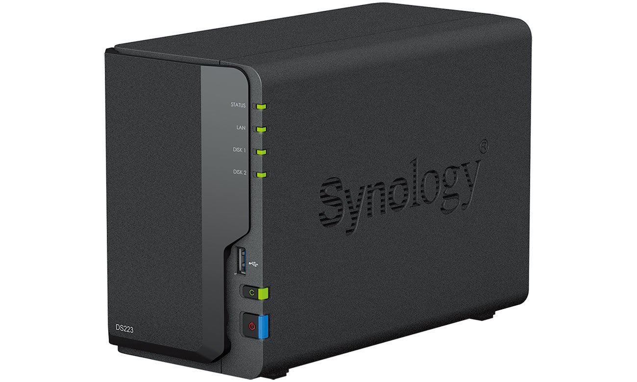 Вид на Synology DS223 сбоку под углом