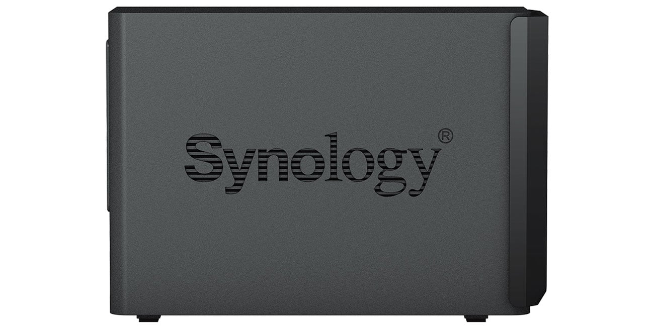 Вид сбоку Synology DS223