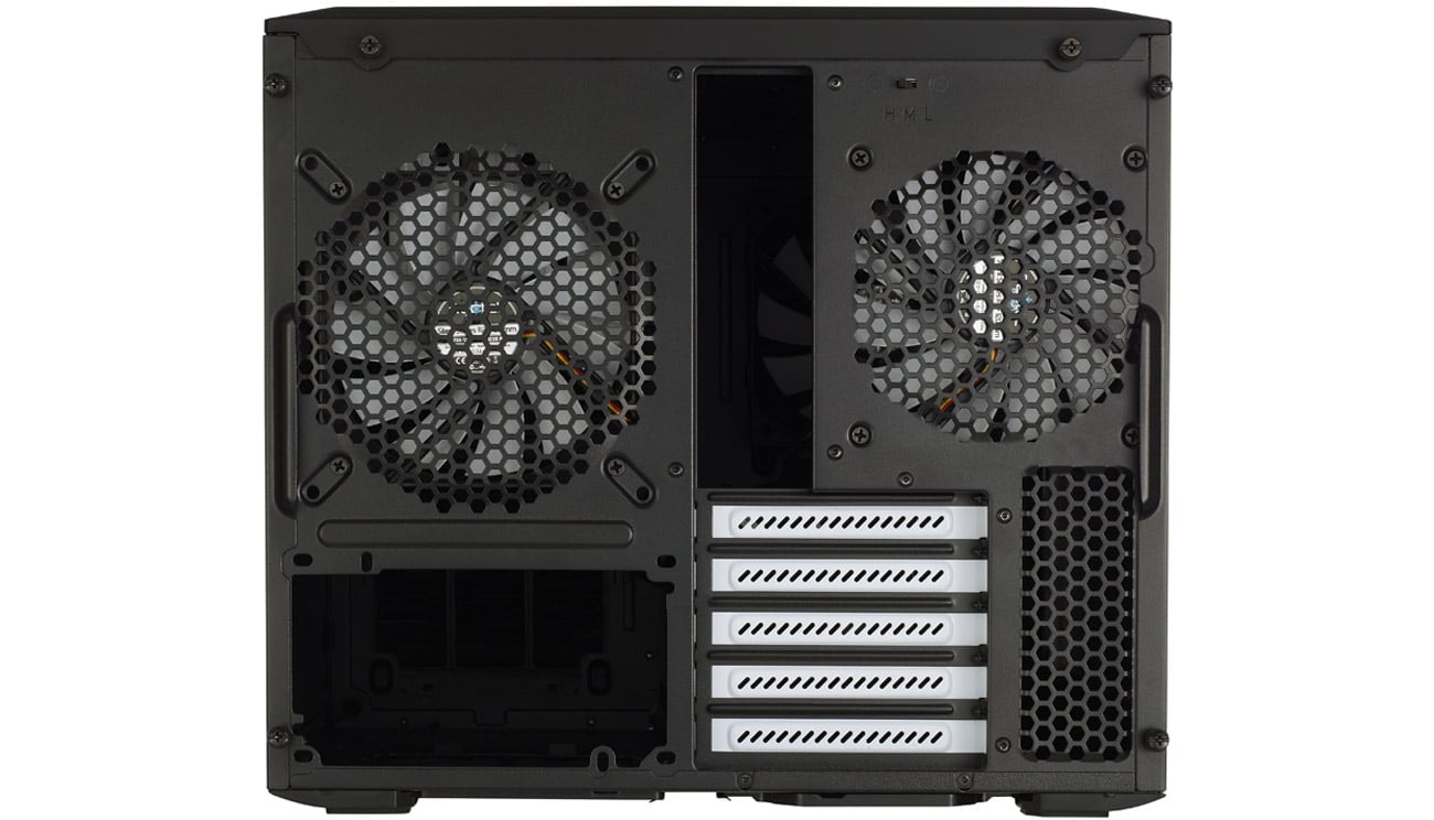 Fractal Design Node 804 - назад