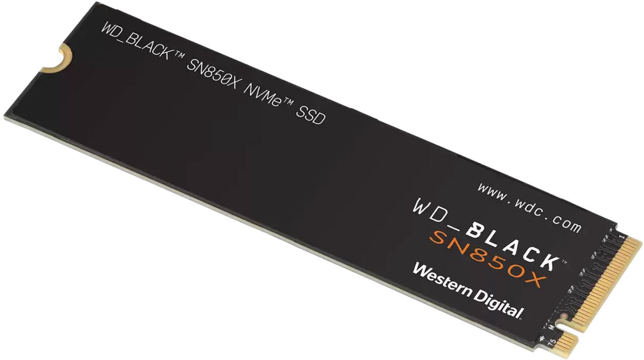 M.2 NVMe SSD WD BLACK SN850X – угловой вид спереди